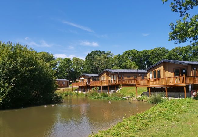 Self Catering Holiday Lodge with Lake Views
