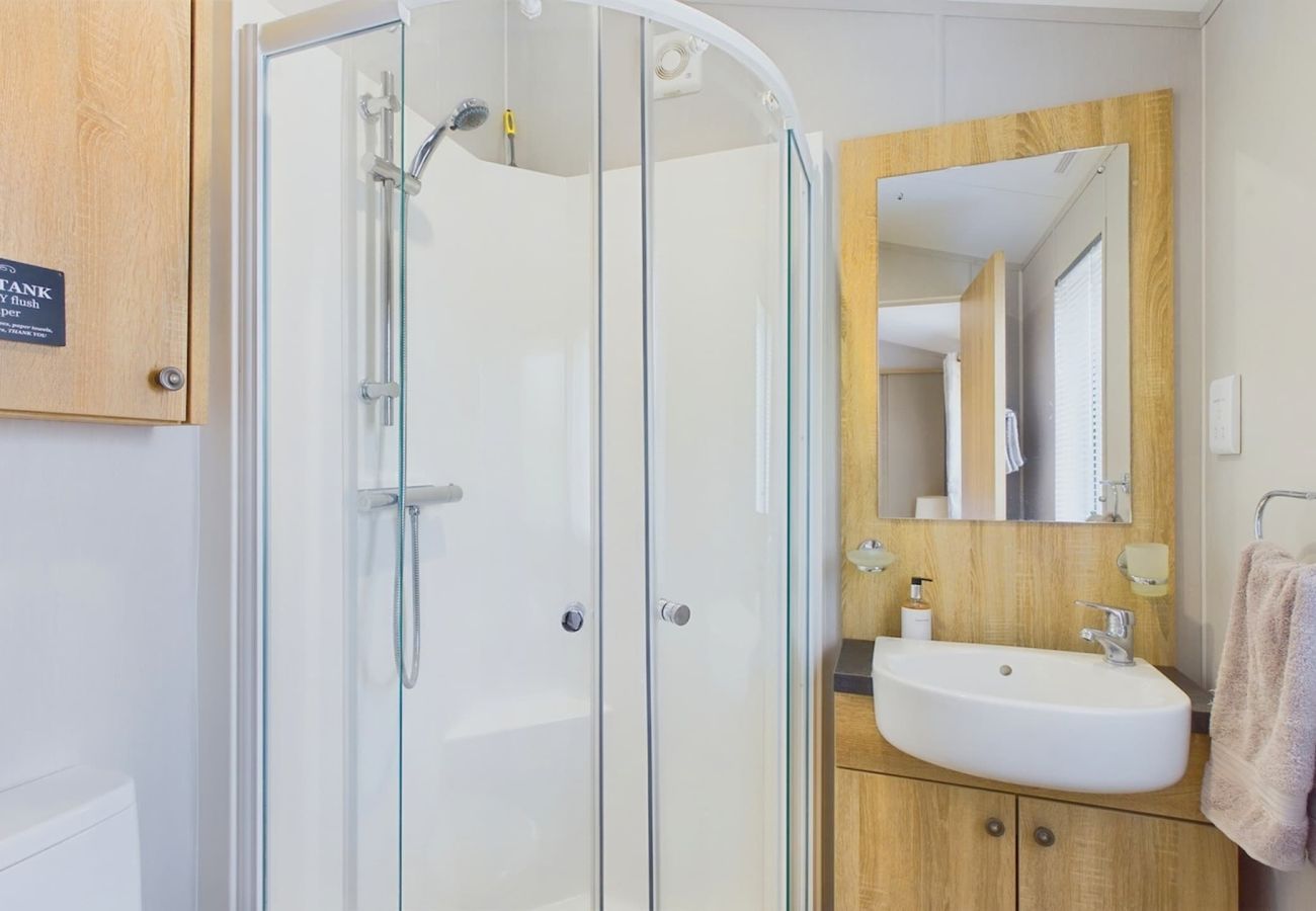 Self Catering holiday lodge with en-suite Isle of Wight Holiday For Families