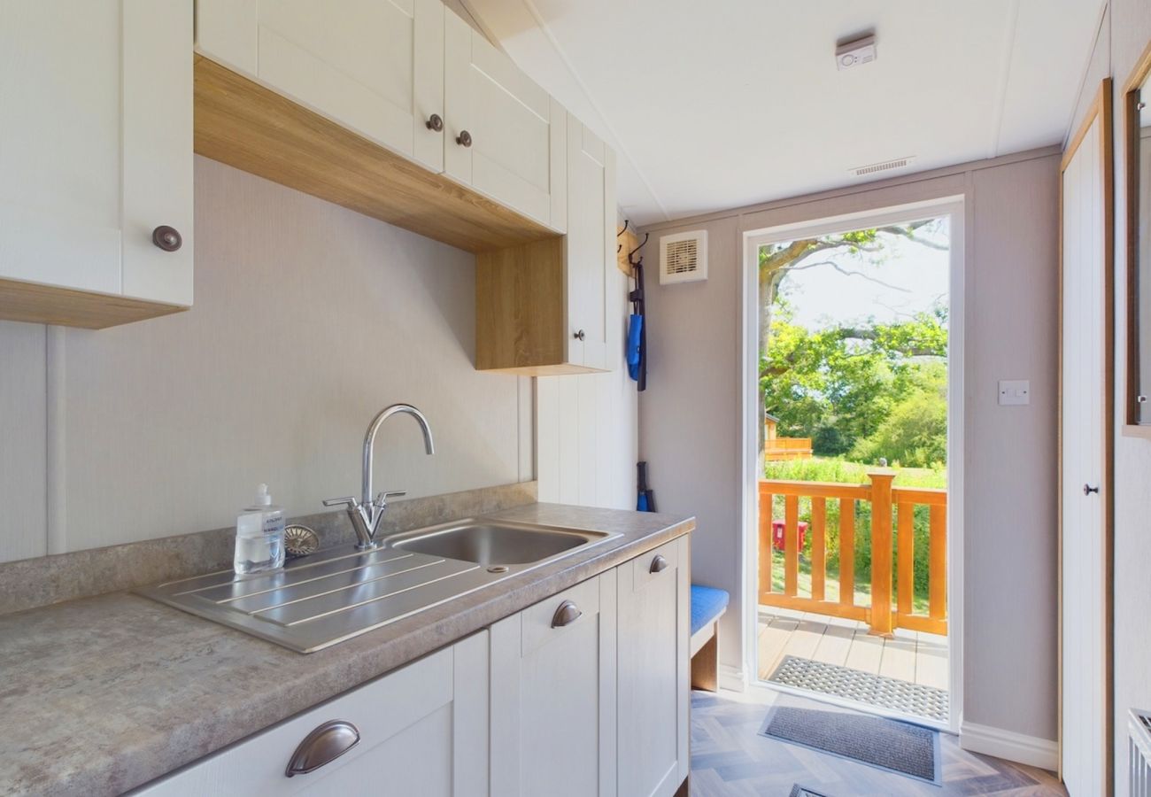 Self Catering Holiday Lodge with Lake Views