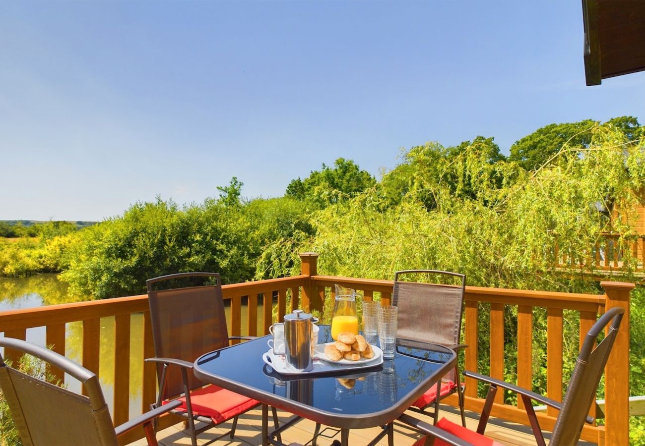 Self-catering holiday lodge with fishing lake