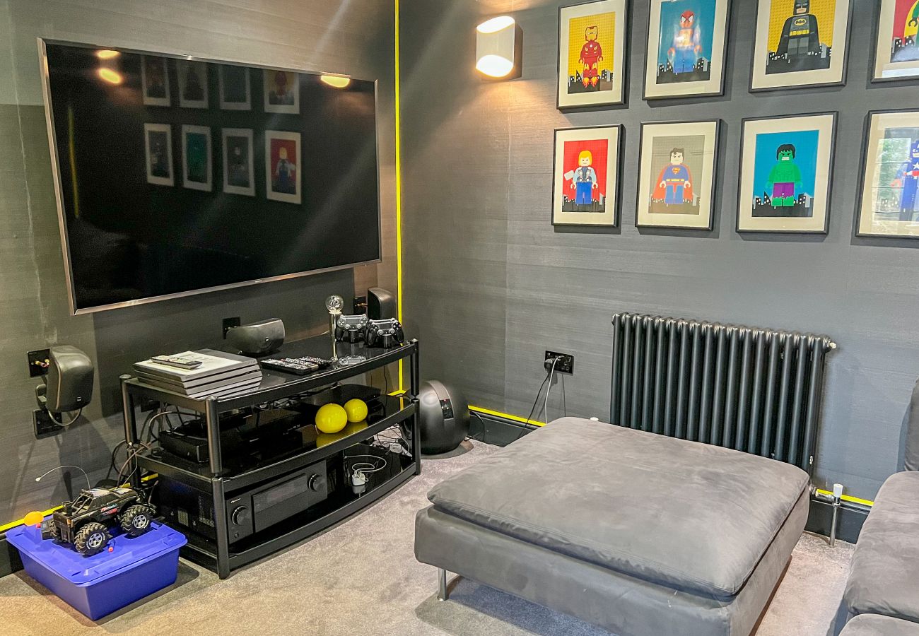 Isle of Wight Luxury Holiday Home with Cinema and Games Room