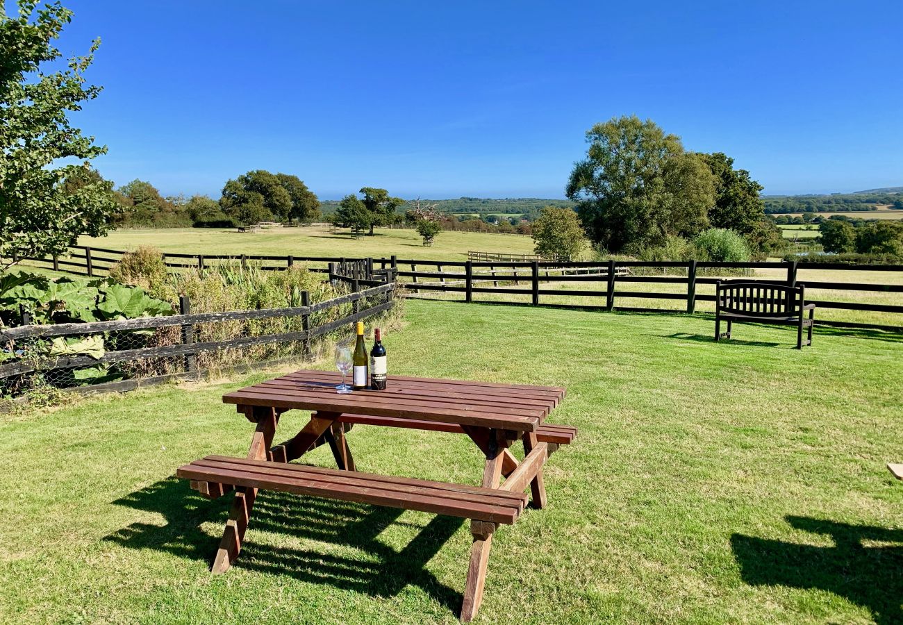 Farm Cottage Escape, Little Upton Farm on the Isle of Wight