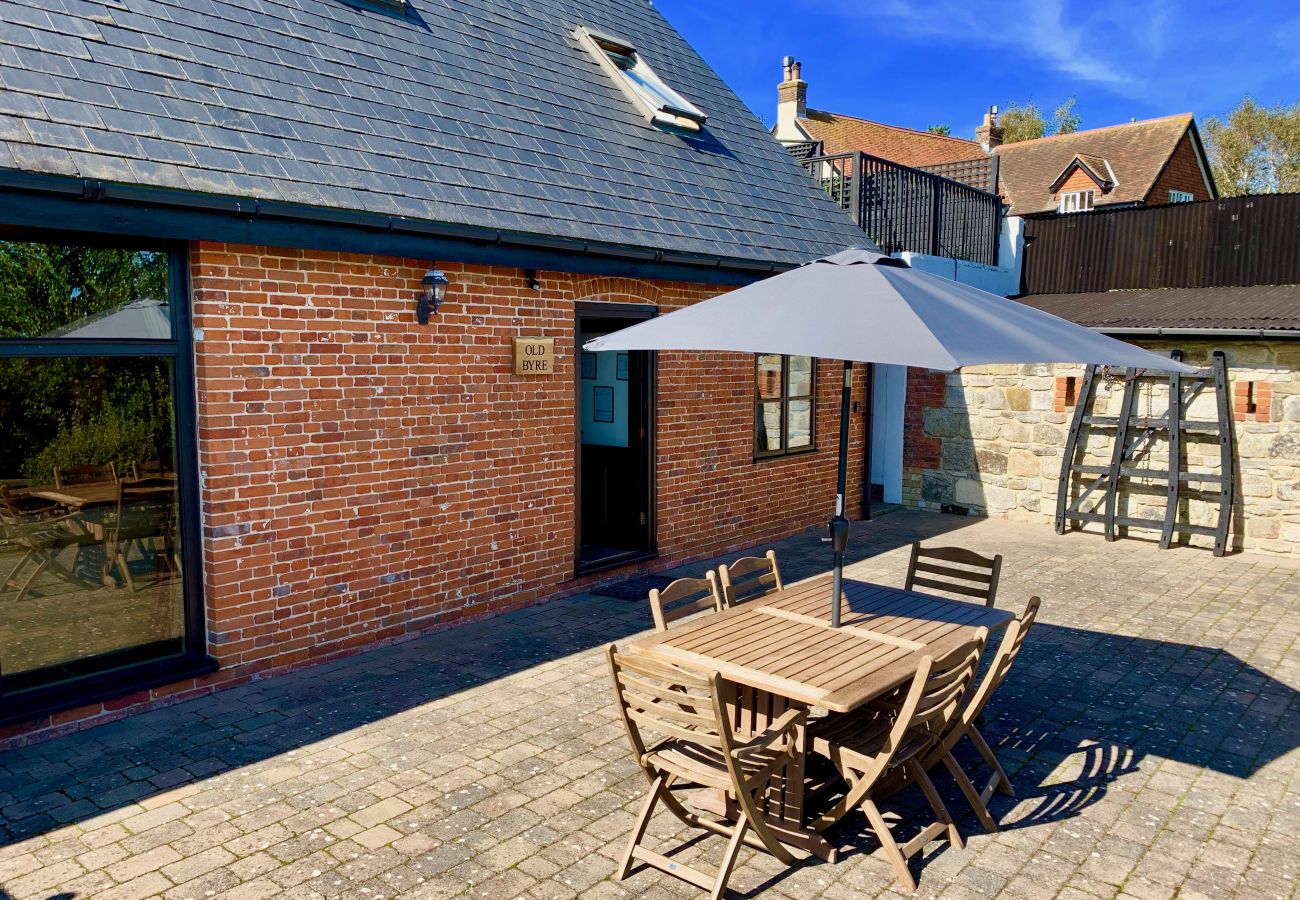 Farm Cottage Escape, Little Upton Farm on the Isle of Wight