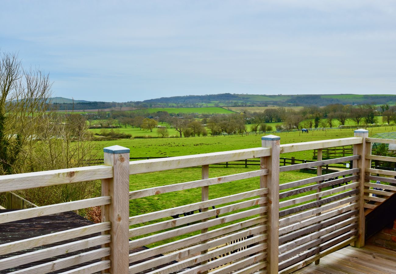 Farm Cottage at Little Upton Farm with Countryside views from Balcony