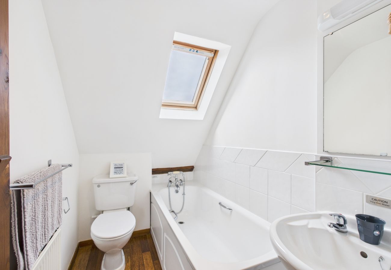 Isle of Wight Farm Cottage for Family Getaways