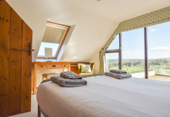  Little Upton Farm Holiday Cottage with countryside views