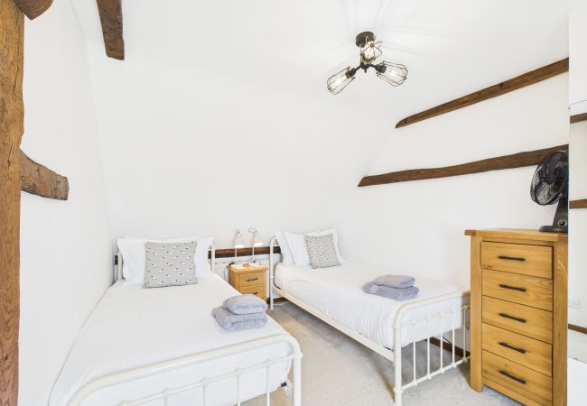 Cottage in Ashey - Tithe Barn, Little Upton Farm Cottage in Ashey - Tithe Barn, Little Upton Farm