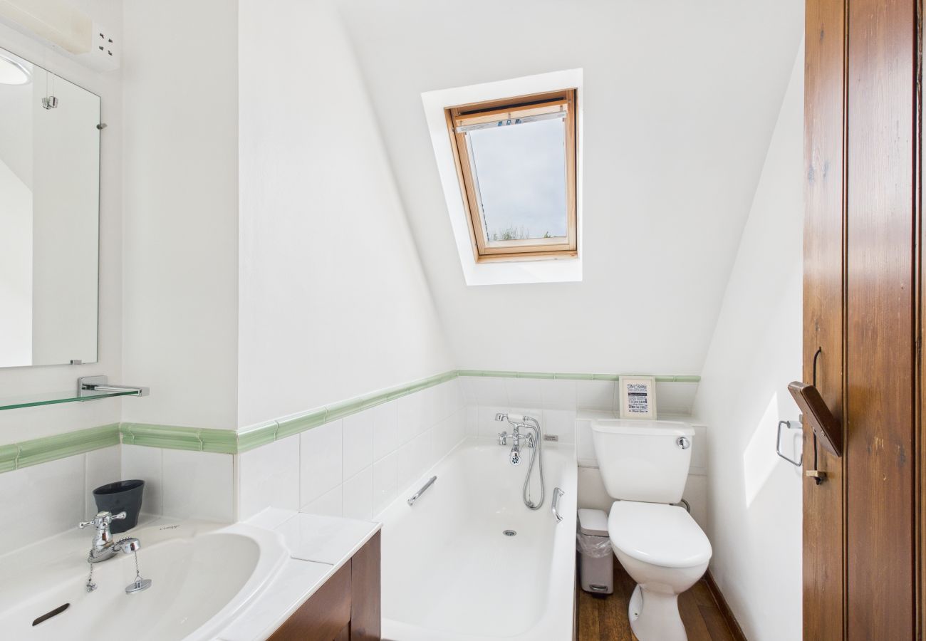 Family Holiday Cottage, Little Upton Farm, Isle of Wight