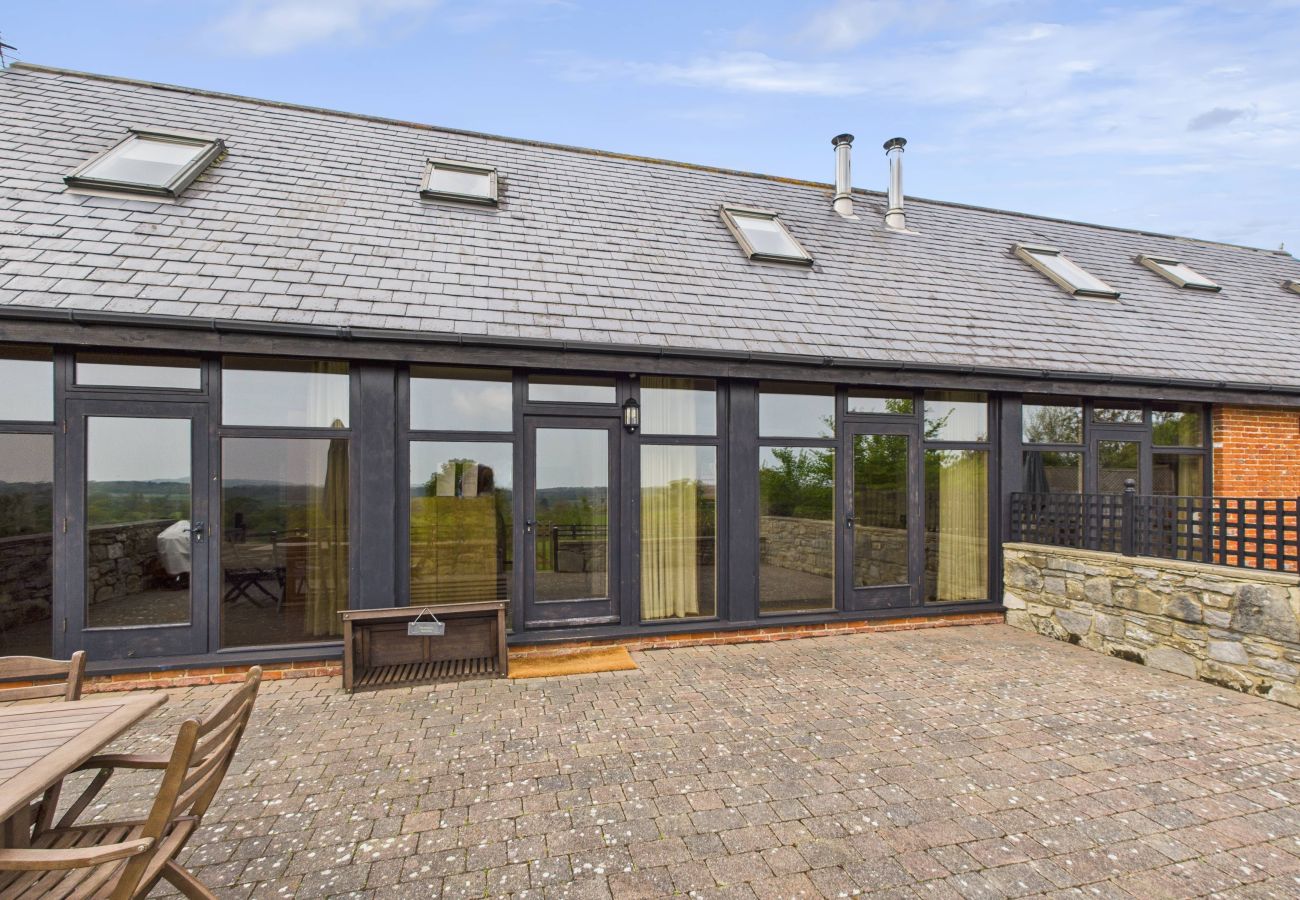 Isle of Wight family holiday cottage Little Upton Farm