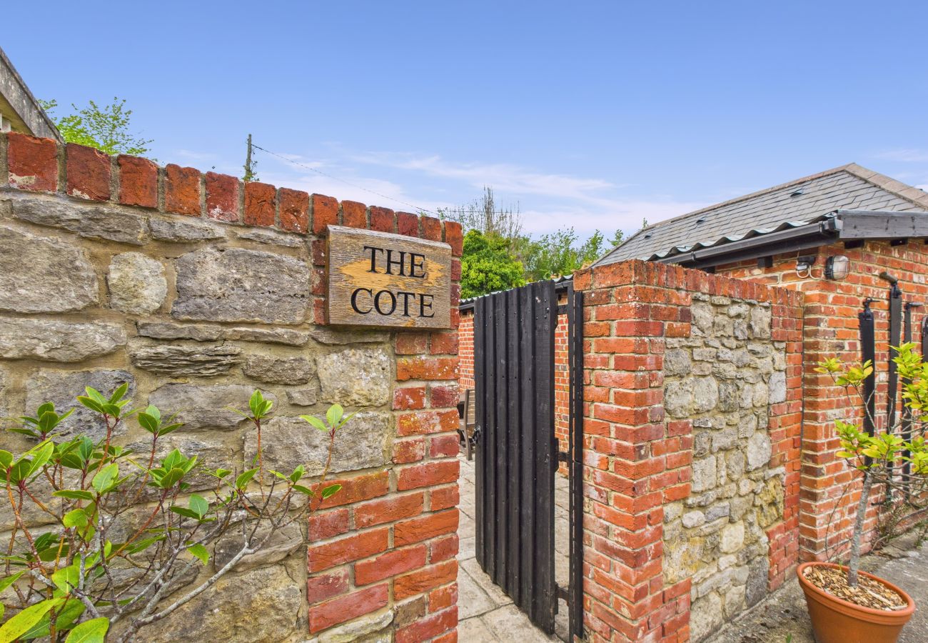 The Cote, Little Upton Farm, Isle of Wight Holiday Home