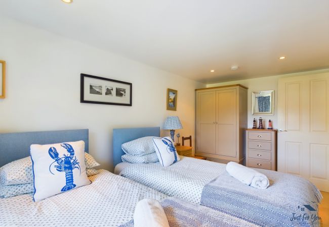 House in Bembridge - Solent Landing No. 16: Beach Retreat House in Bembridge - Solent Landing No. 16: Beach Retreat
