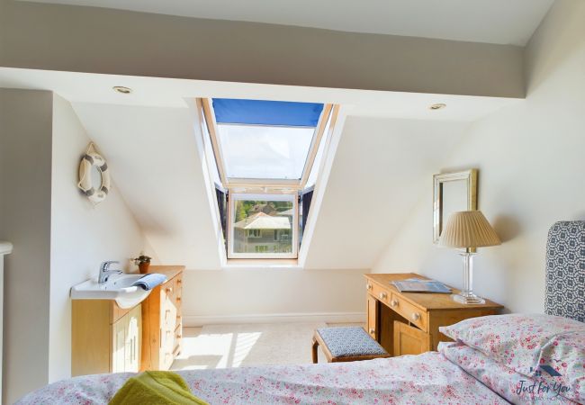 House in Bembridge - Solent Landing No. 16: Beach Retreat House in Bembridge - Solent Landing No. 16: Beach Retreat
