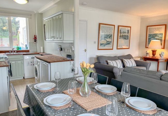 Isle of Wight Coastal Vacation Home Open-plan kitchen, living and dining room