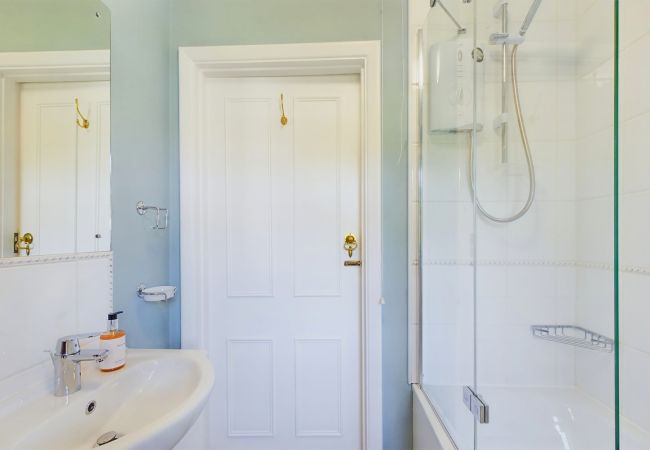 Bungalow in Bembridge - White Roses a dog friendly retreat for two Bungalow in Bembridge - White Roses a dog friendly retreat for two