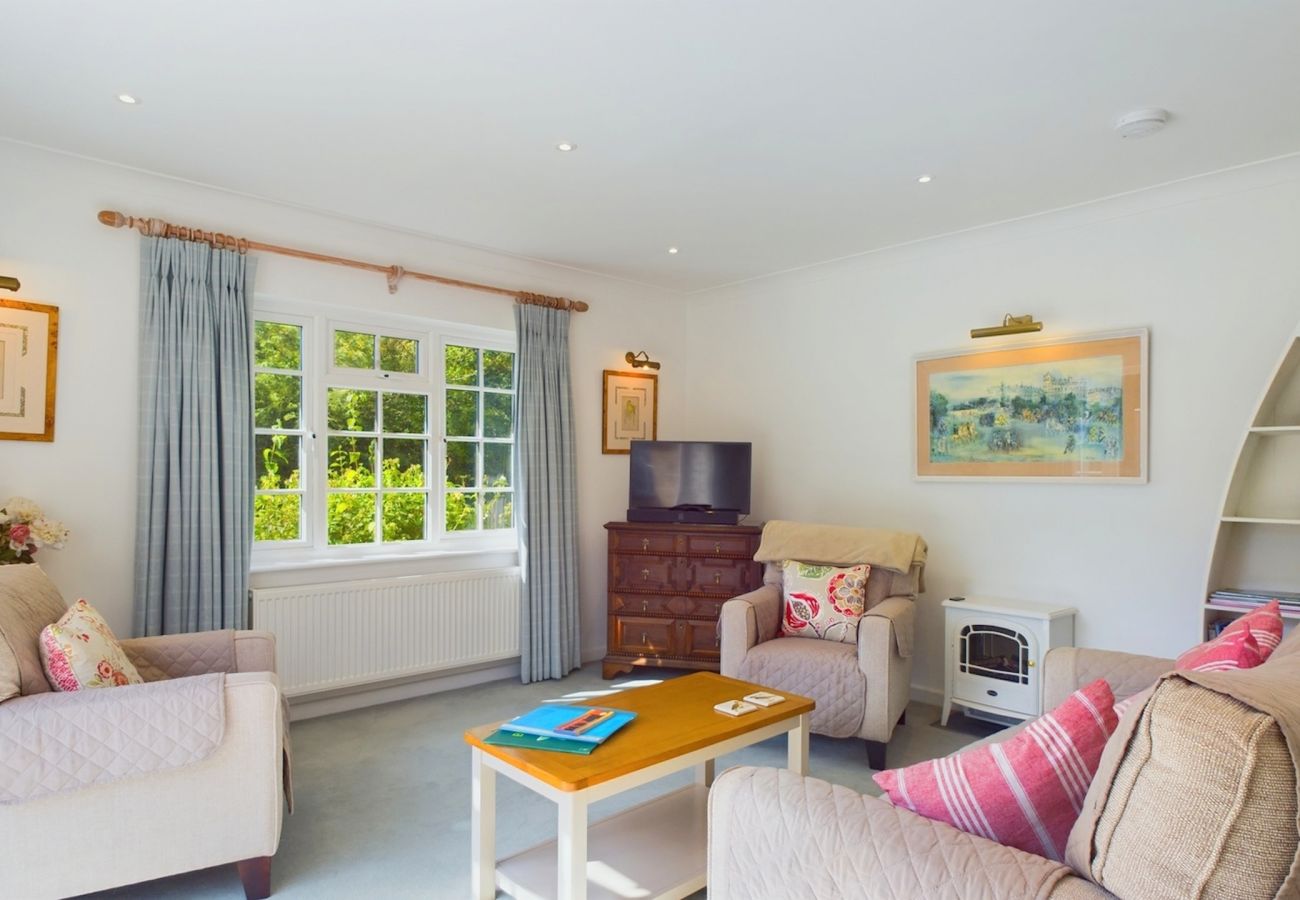 Romantic Cottage Escape, Dog-Friendly Isle of Wight