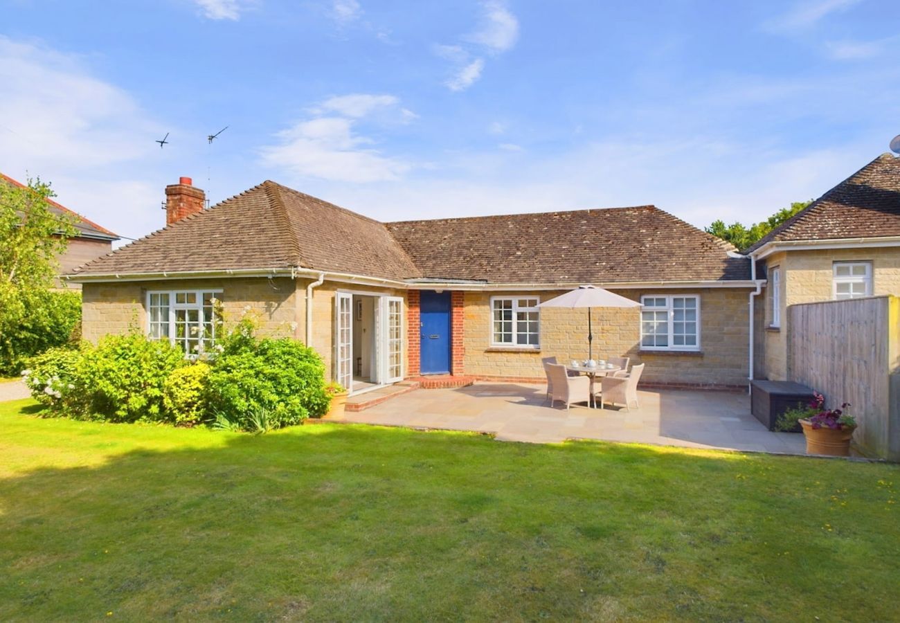 Self catering coastal holiday bungalow Isle of Wight