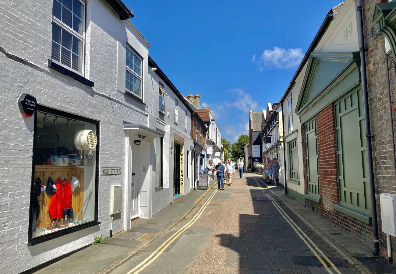 Yarmouth High Street.