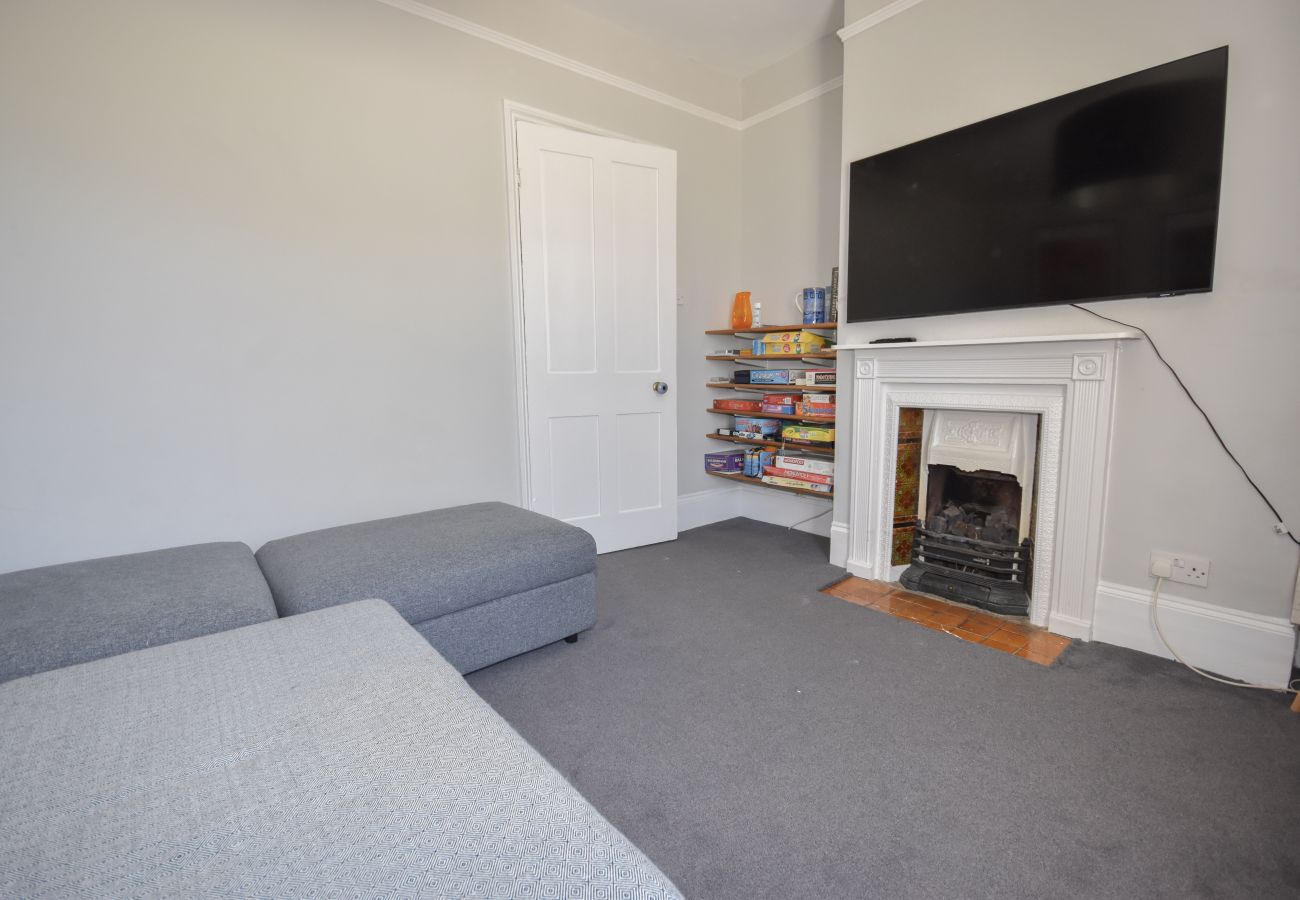Ryde Beach Holiday Home Sleeps 8 Isle of Wight