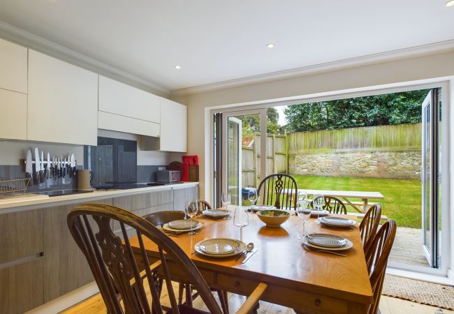 House in Ryde - Queens Mews a coastal holiday home House in Ryde - Queens Mews a coastal holiday home