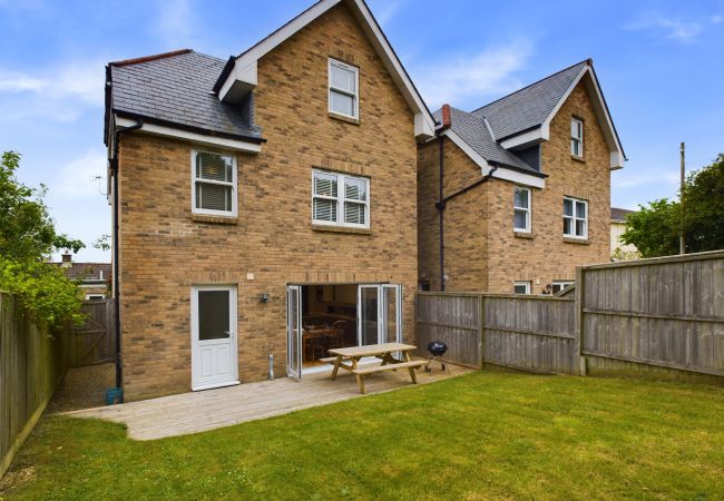 House in Ryde - Queens Mews a coastal holiday home House in Ryde - Queens Mews a coastal holiday home