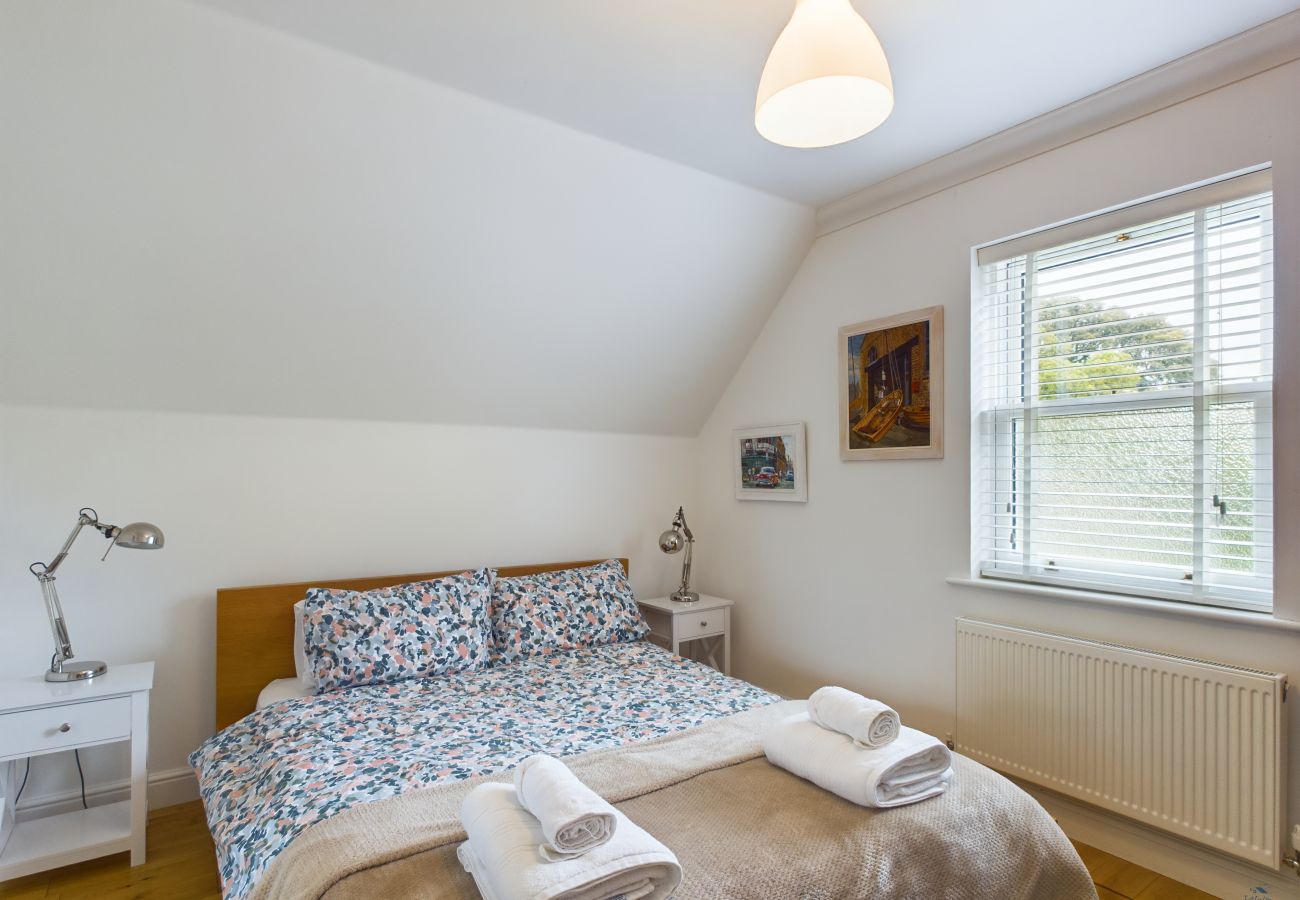 Isle of Wight Getaway for Families Near the Beach