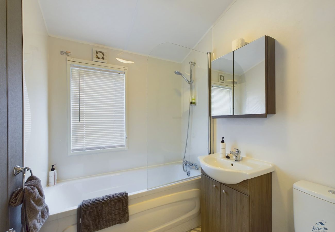 Family-Friendly Holiday Lodge Isle of Wight, with park activities for kids