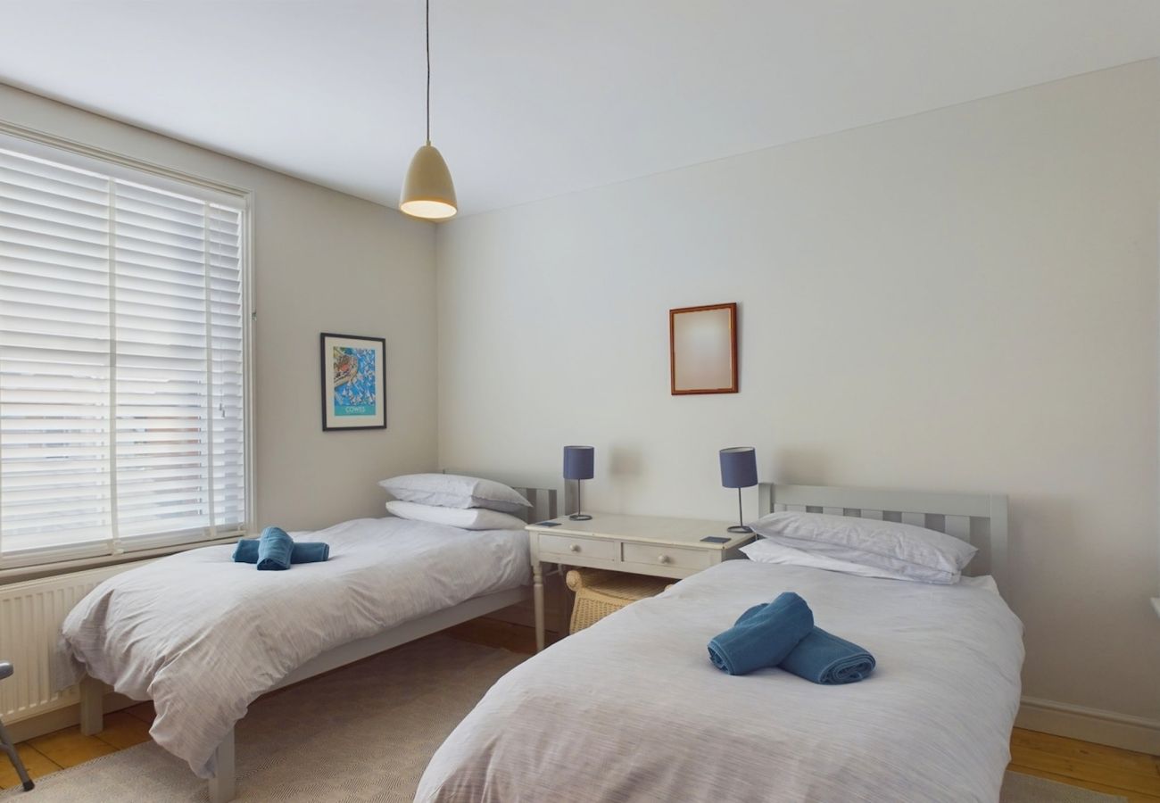 4-bed coastal holiday home. Perfect for families.