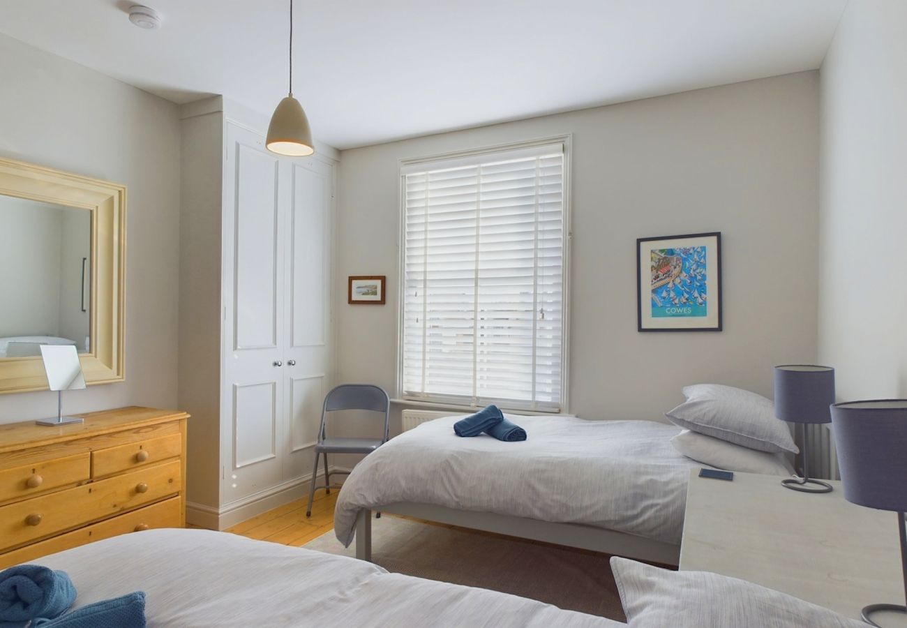 4-bed coastal holiday home. Perfect for families.