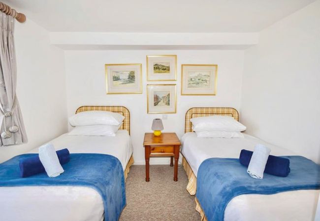 Cottage in Cowes - Mulberry Cottage coastal holiday home Cottage in Cowes - Mulberry Cottage coastal holiday home