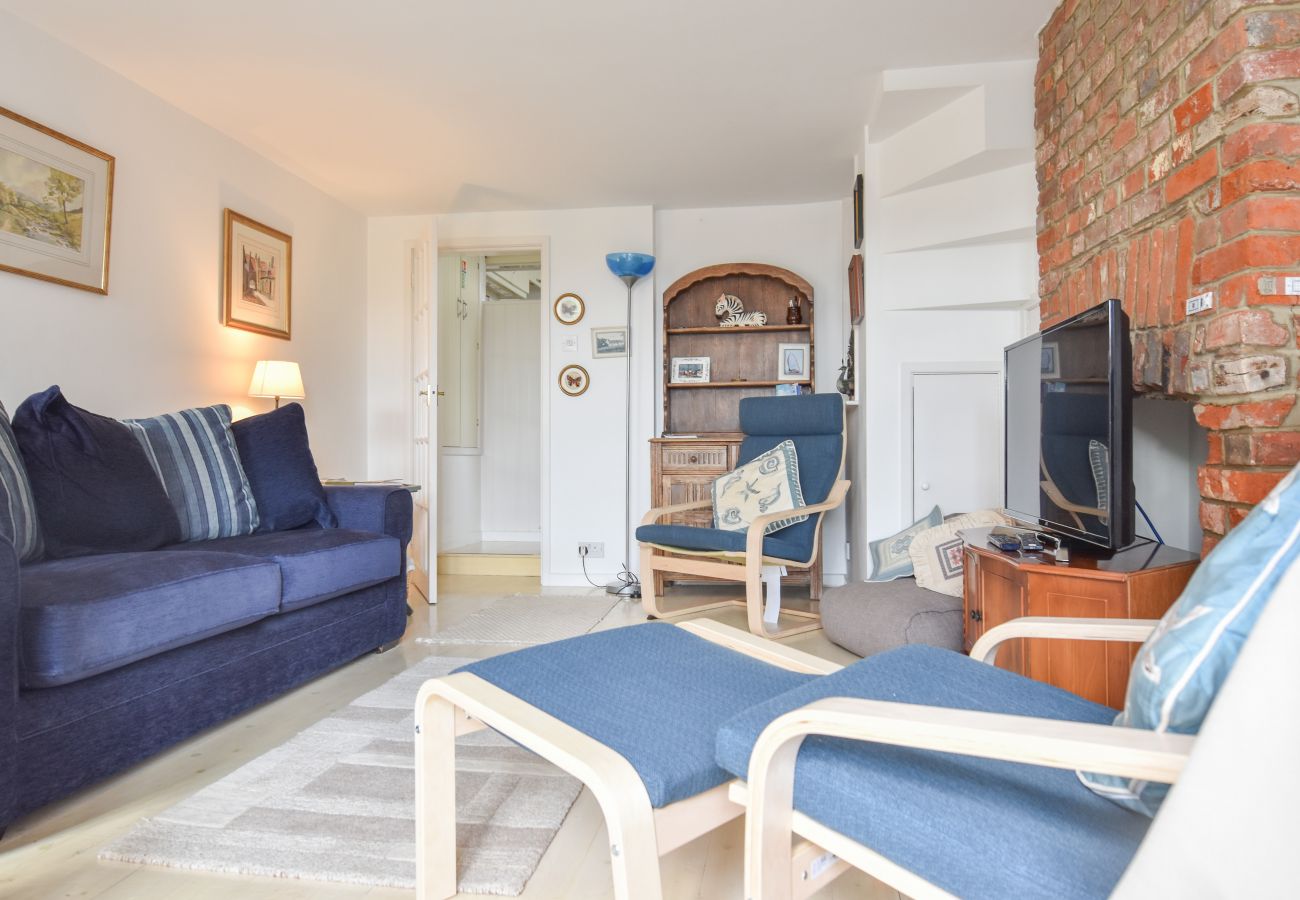 Mulberry Cottage Holiday Home sitting room 