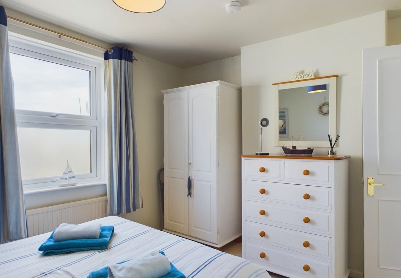 Sailing Holidays on the Isle of Wight 2 bed cottage