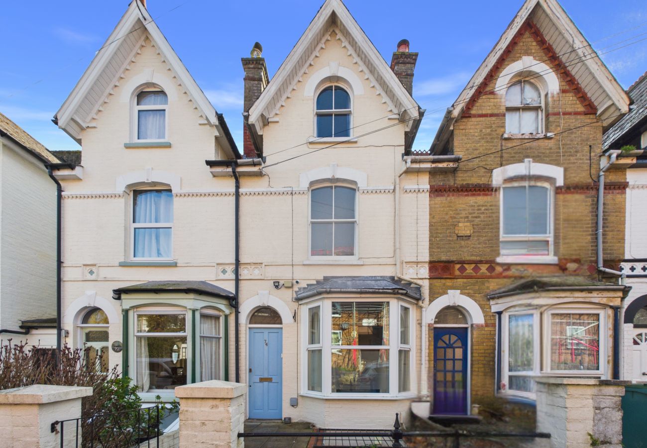 Exterior of Granville Coast holiday home in Cowes Isle of Wight