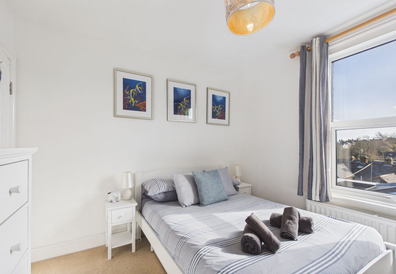 Ground floor double bedroom at Granville Coast holiday home in Cowes