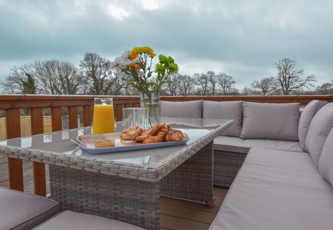 Rural getaway 2 bed holiday lodge Isle of Wight
