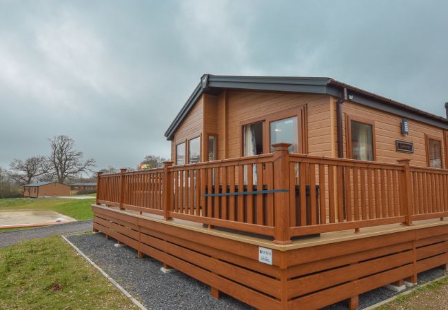 Rural getaway 2 bed holiday lodge Isle of Wight