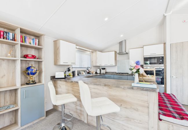 Chalet in Ryde - Carpenters Lodge, the perfect dog friendly retreat. Chalet in Ryde - Carpenters Lodge, the perfect dog friendly retreat.