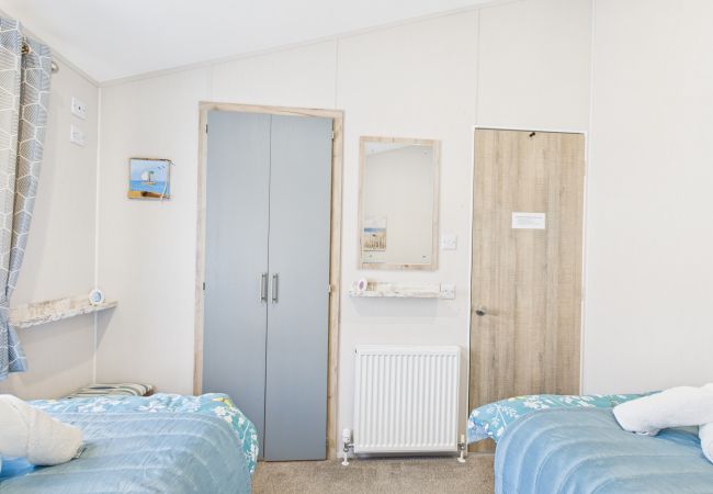 Chalet in Ryde - Carpenters Lodge, the perfect dog friendly retreat. Chalet in Ryde - Carpenters Lodge, the perfect dog friendly retreat.