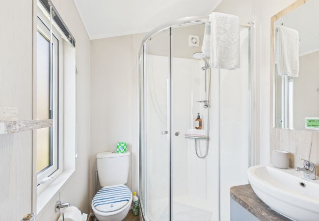 Chalet in Ryde - Carpenters Lodge, the perfect dog friendly retreat. Chalet in Ryde - Carpenters Lodge, the perfect dog friendly retreat.
