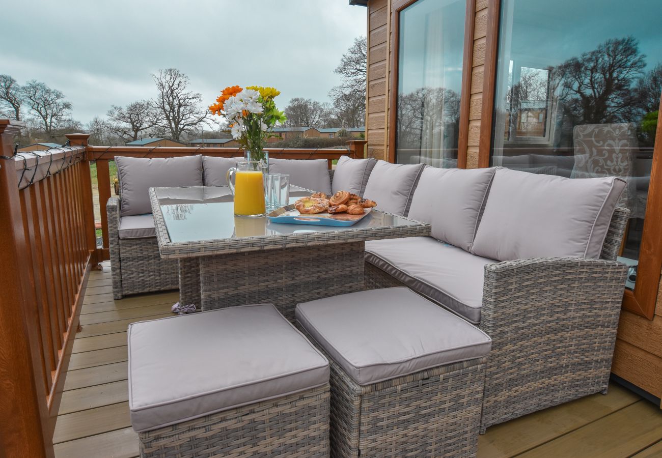 Rural getaway 2 bed holiday lodge Isle of Wight