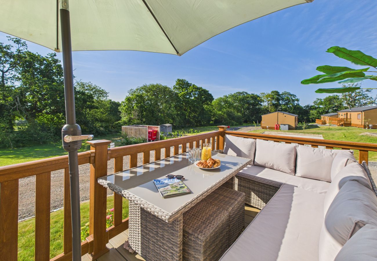 Rural getaway 2 bed holiday lodge Isle of Wight
