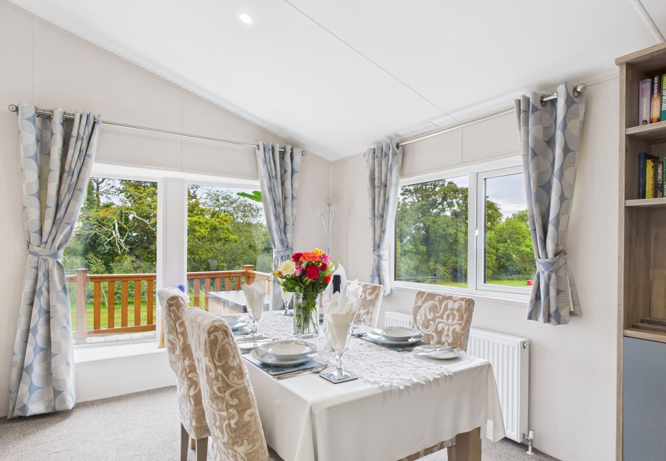 Spacious Countryside Family Holiday Lodge Isle of Wight