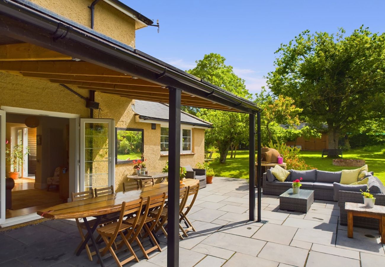 Luxury Coastal Retreat on the Isle of Wight | Sleeps 8 