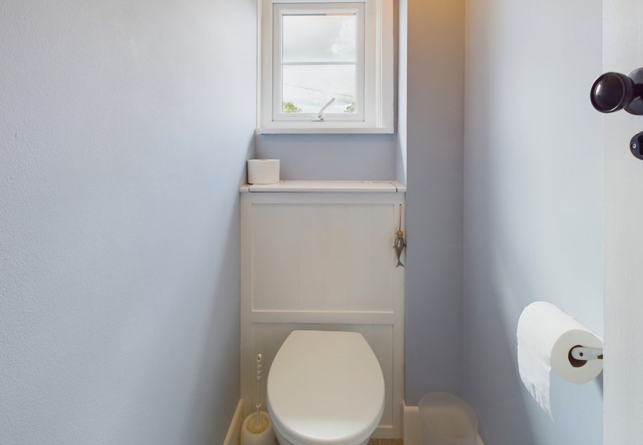 The Timbers has 4 bathrooms: 2 shower rooms, a luxurious bathroom equipped with a shower over the bath, and a separate wc. 