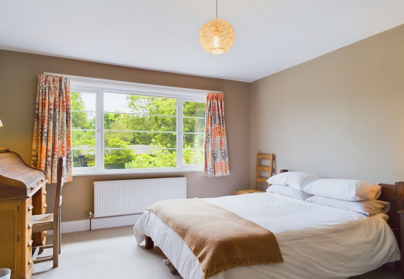 Seaviews luxury coastal retreat sleeping 8 guests