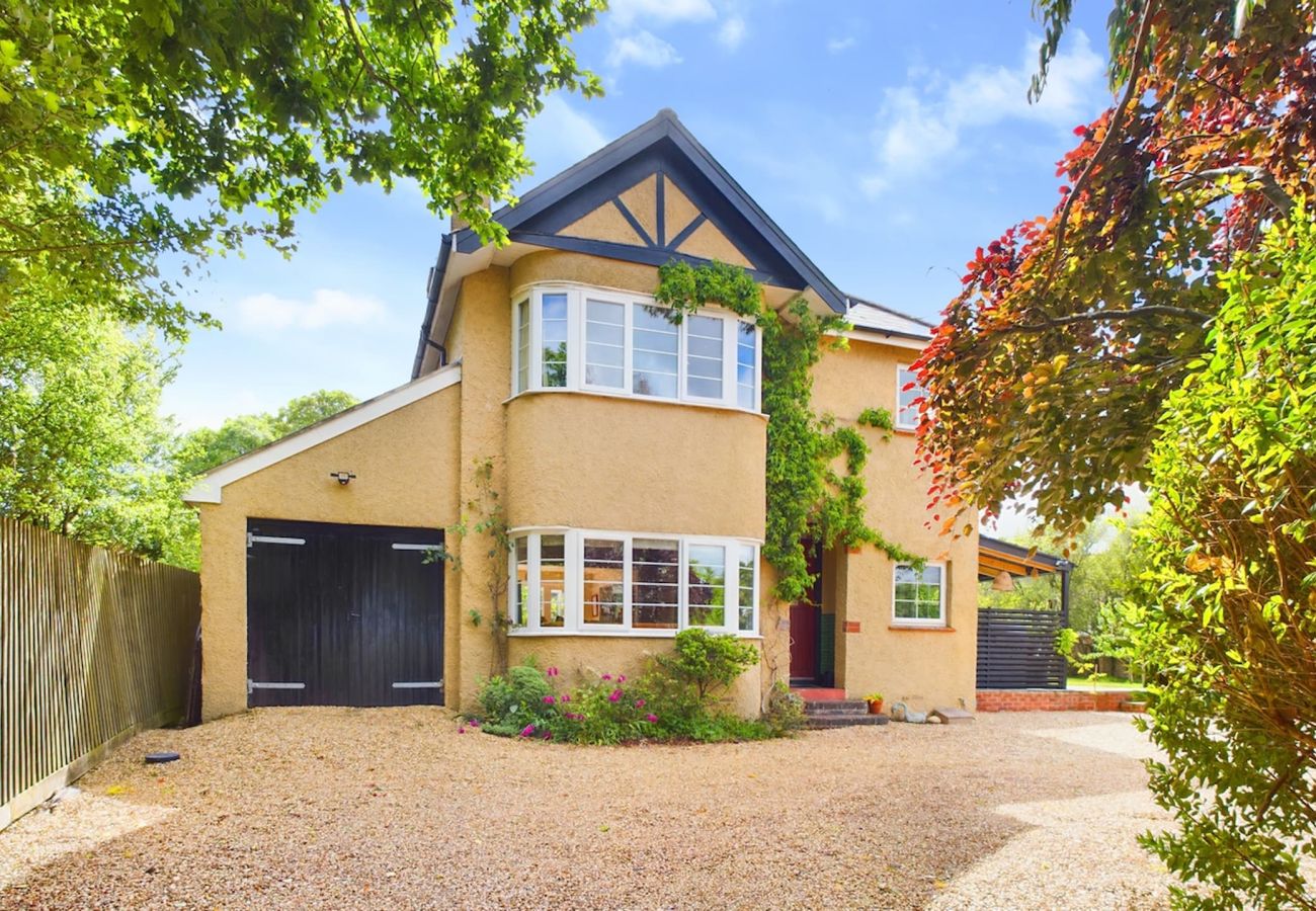 Luxury 4 bedroom self-catered accommodation in Seaview, Isle of Wight
