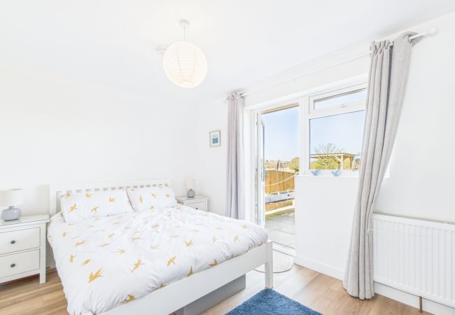 House in Sandown - Sea Breeze Your Coastal Sanctuary in Sandown House in Sandown - Sea Breeze Your Coastal Sanctuary in Sandown