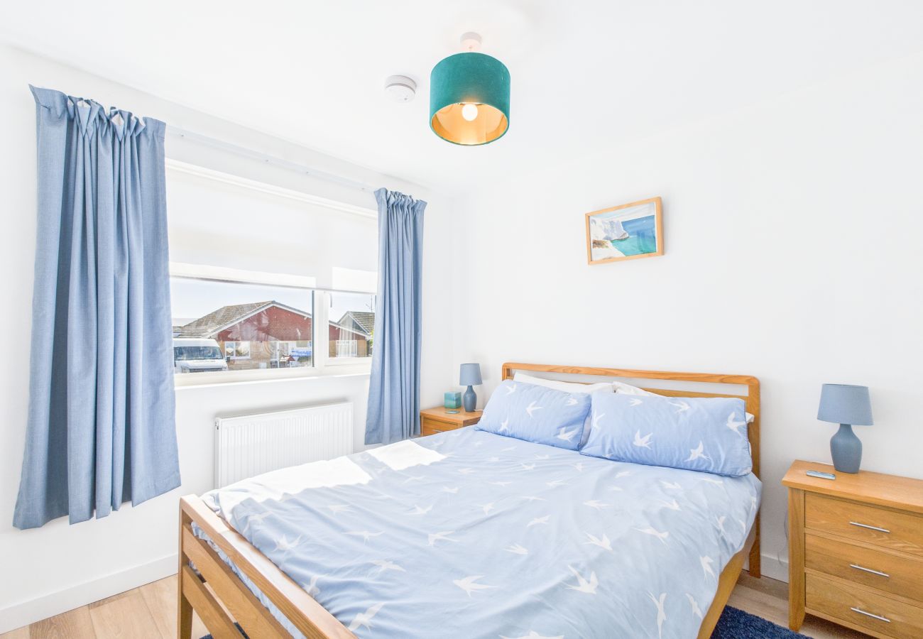 A Dog-Friendly Holiday Home by the Sea, Sandown, Isle of Wight