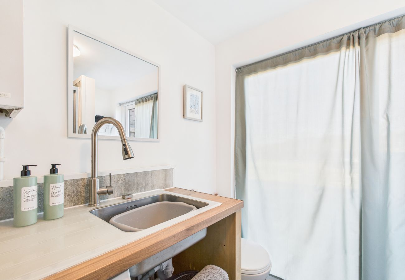 Pet friendly holiday home, Sandown, Isle of Wight