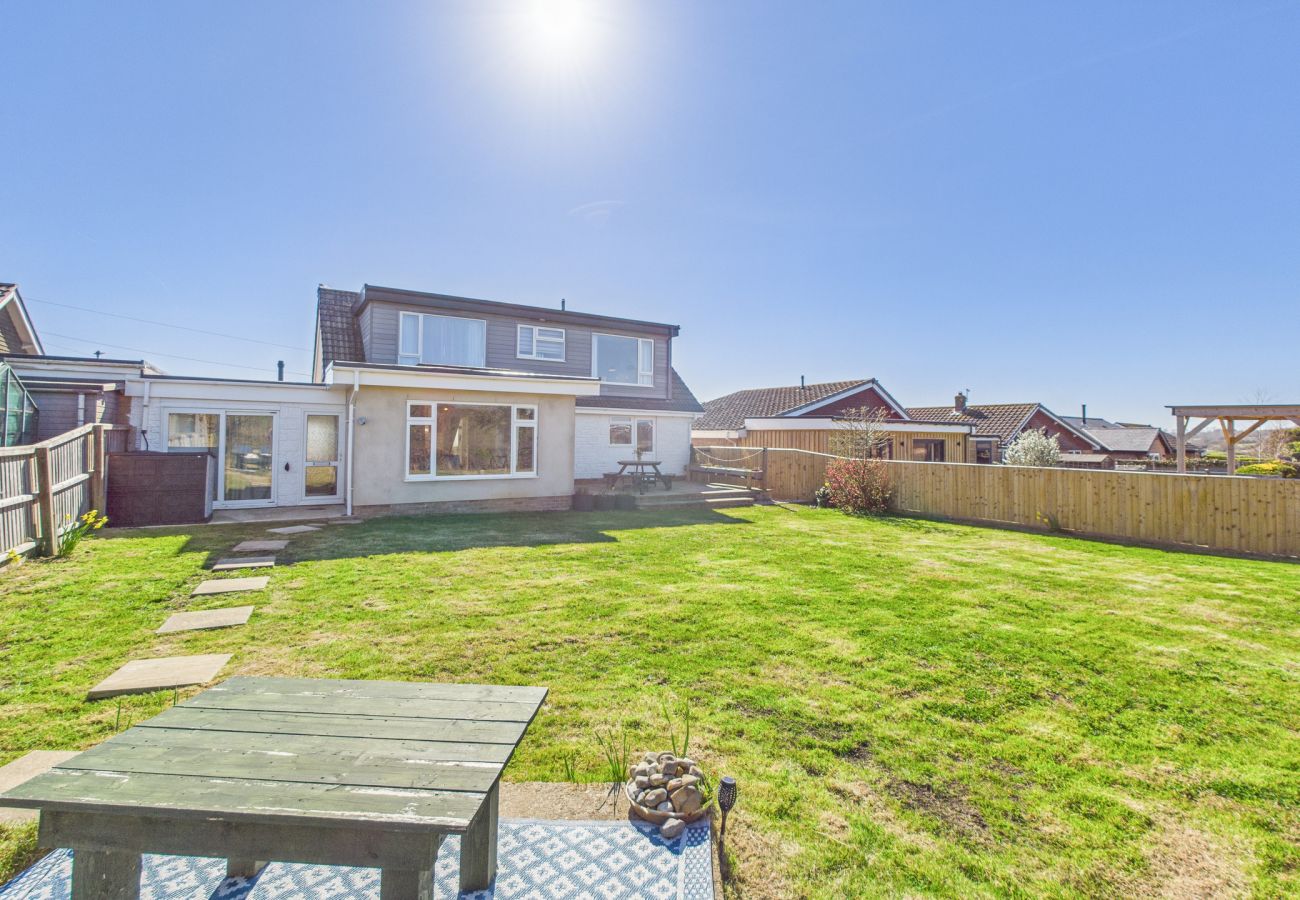 Dog friendly seaside holiday home, Isle of Wight