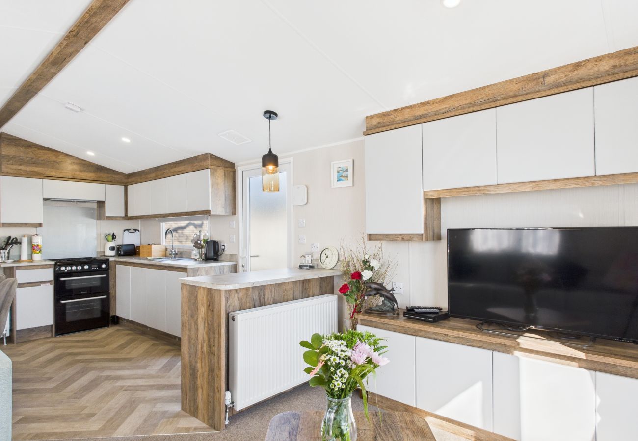 Family-friendly lodge with Solent views Isle of Wight